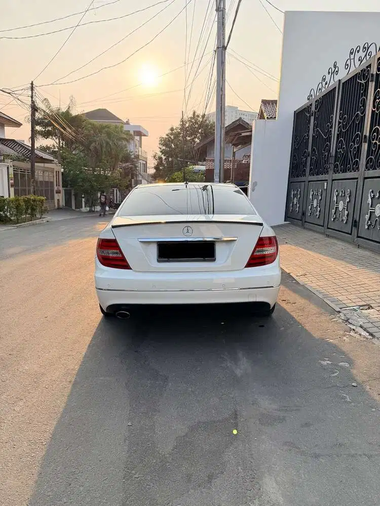 Mercedes-Benz C200 2012 Bensin