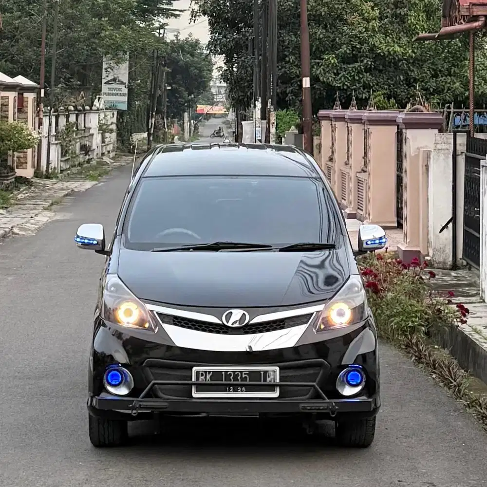 Toyota Avanza Veloz 1.5 Matic 2013
