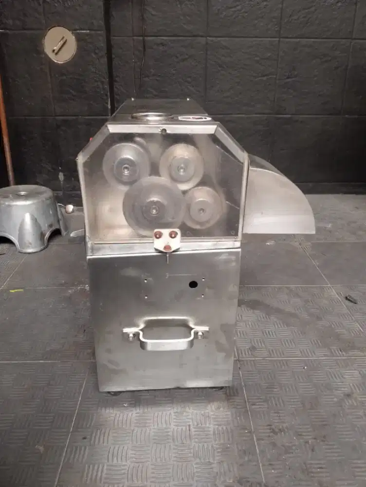Menjual mesin tebu 4 roller