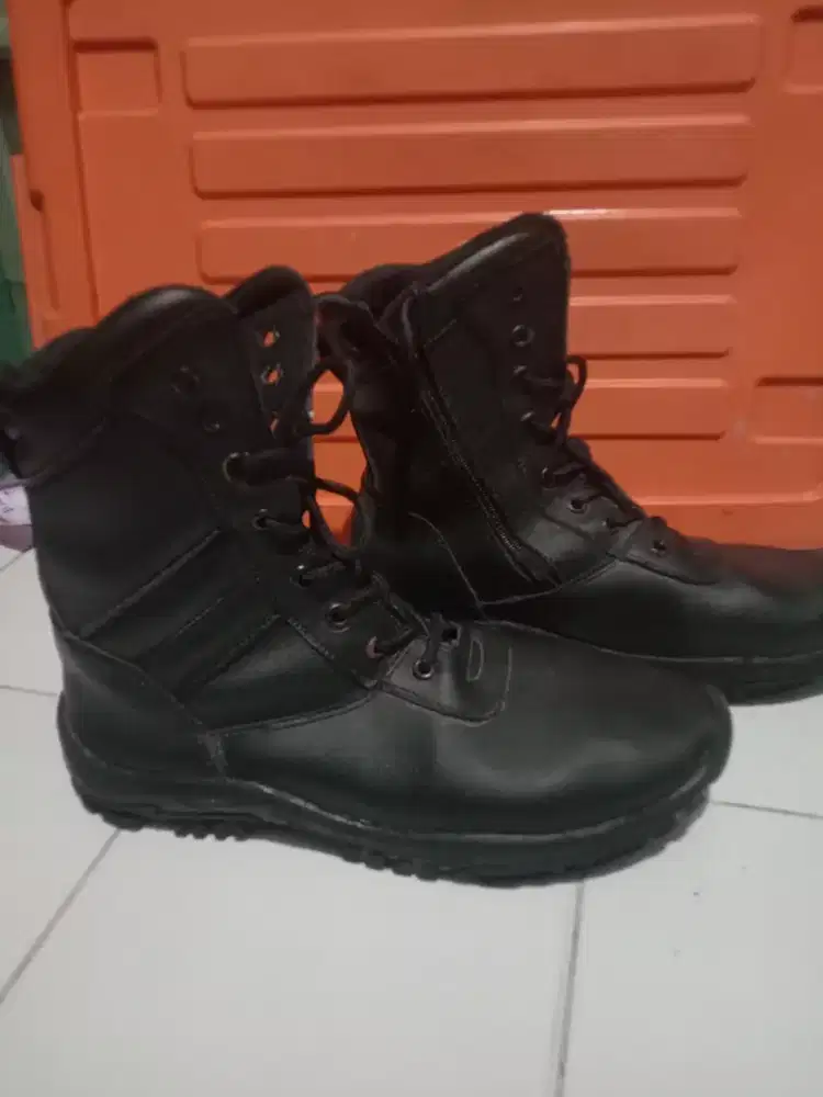 Sepatu boots merk SPARTA