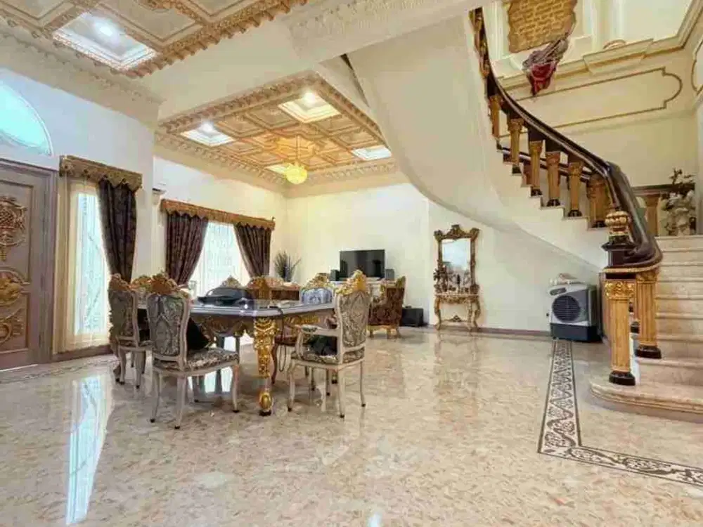 Rumah Pantai Mutiara Pluit Ada Kanal Besar 3,5 Lantai Siap Huni