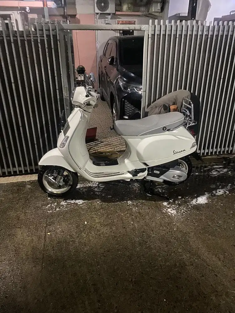 Vespa LX 150 cc motor bekas rasa baru
