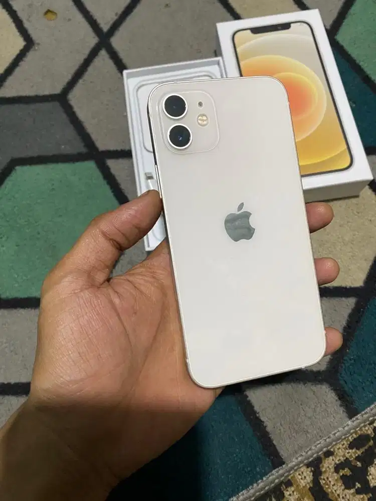 Iphone 12 64 GB Fullset Mulus