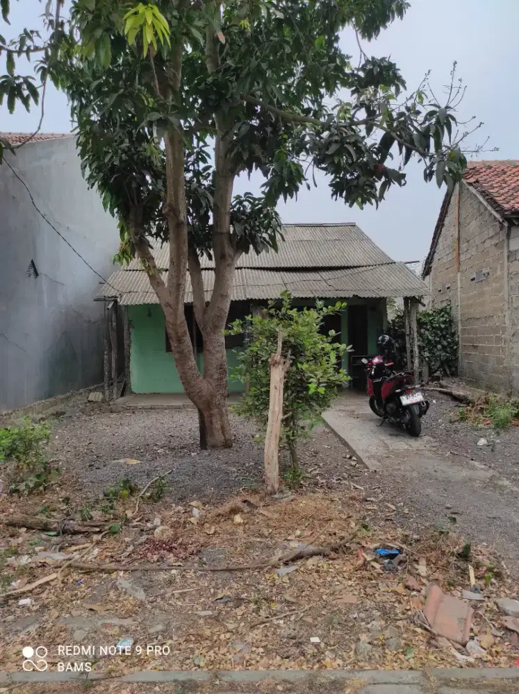 Dijual murah rumah kampung lt. 163m dkt Pasar Sepatan Timur Tangerang