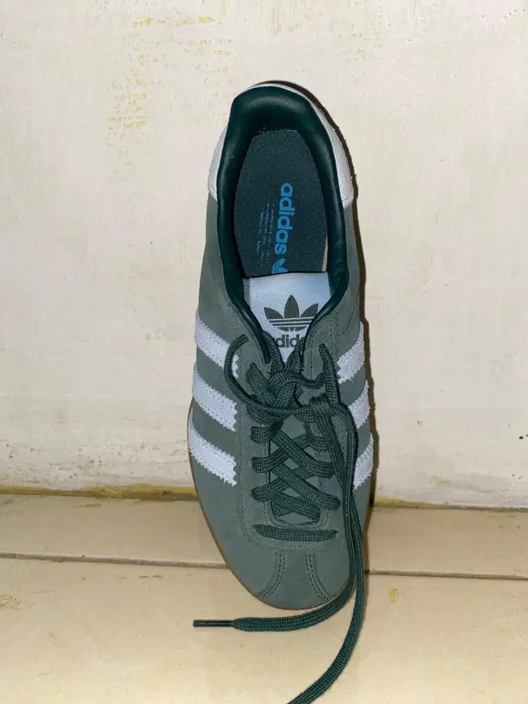 Jual cepat Sepatu Adidas Bermuda