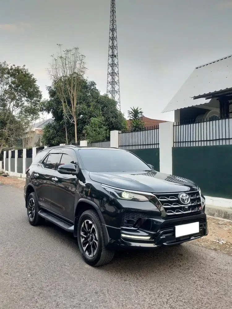 Fortuner GR 2.8 full original 2022/2023