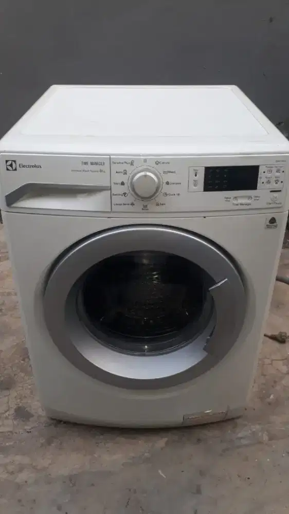 Mesin cuci electrolux 8 KG