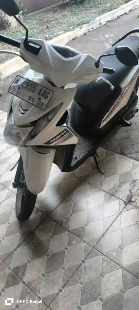 Dijual Honda Beat 2013 putih