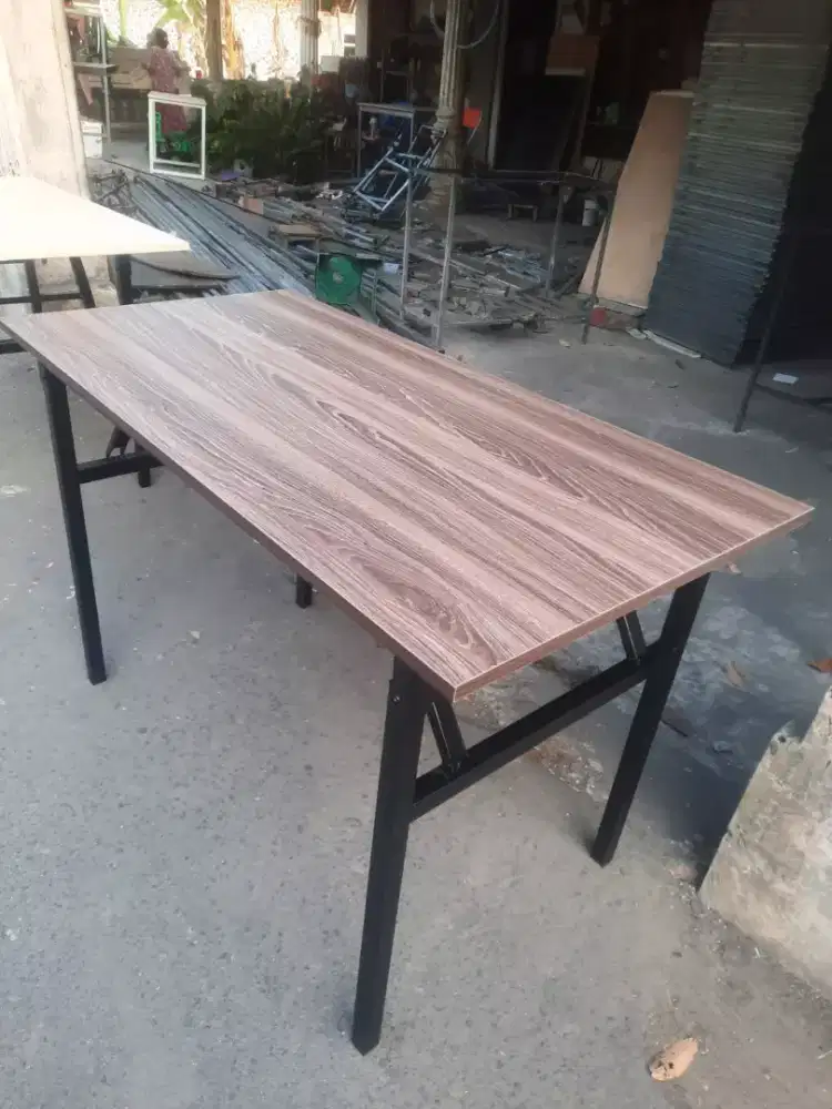 Meja lipat engsel hpl