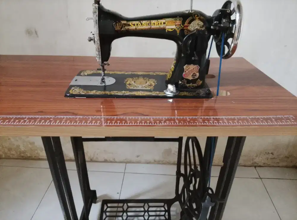Mesin Jahit Jadul