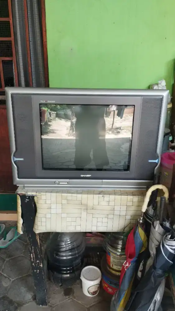 Jual TV tabung Sharp masih oke dan bagus untuk dipakai