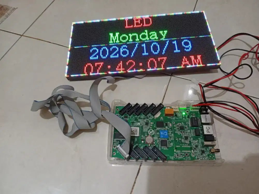 Processor Huidu C16C + RC R708 + Led Panel P2.5 (4 pcs new)