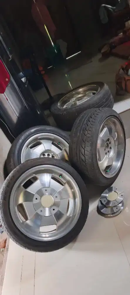 Dijual Velg Racing lengkap Ban