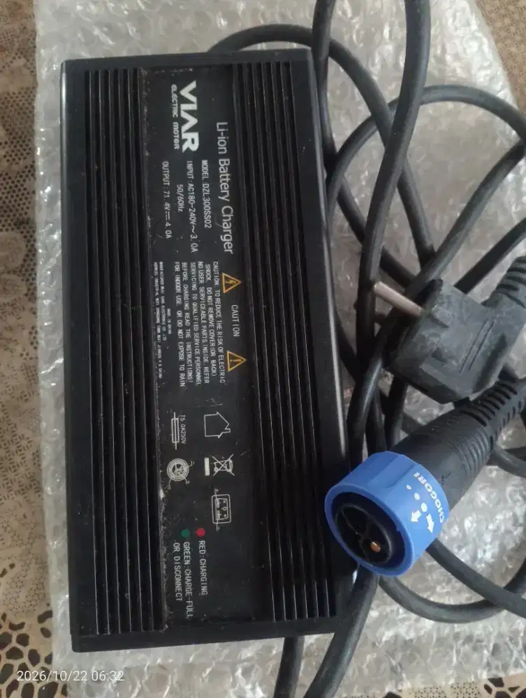 Adaptor charger battery