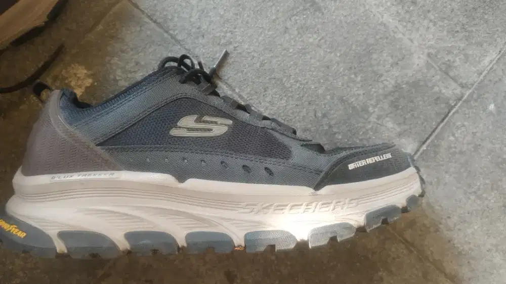 Sepatu tracking sketcher...keren