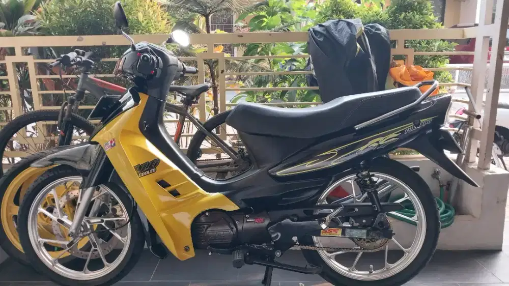 Tornado GS Kuning