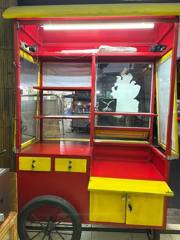 Jual cepat gerobak - booth kontainer jakarta timur