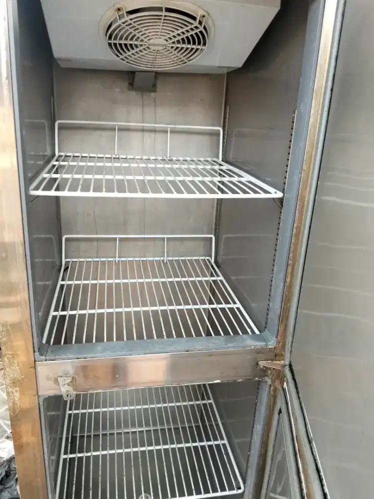 CHILER 2PINTU MASIH MULUS JOSS