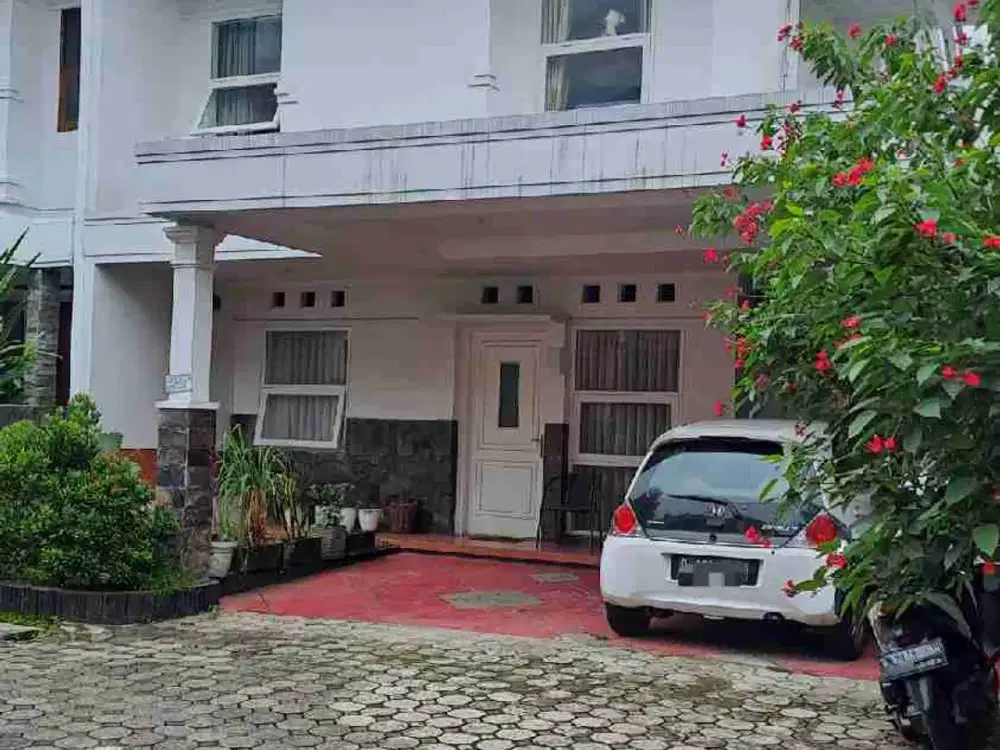 Rumah Di cikutra Cigadung dekat area kampus, gedung sate, pusdai