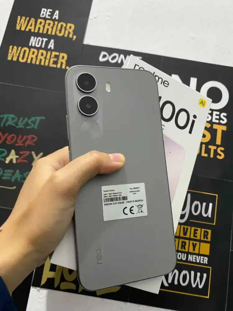 REALME 4+8(256)
