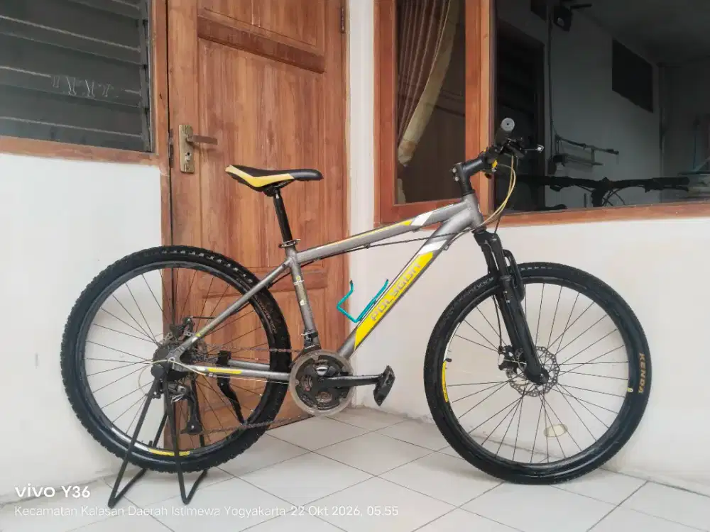 Sepeda Polygon monarch 5