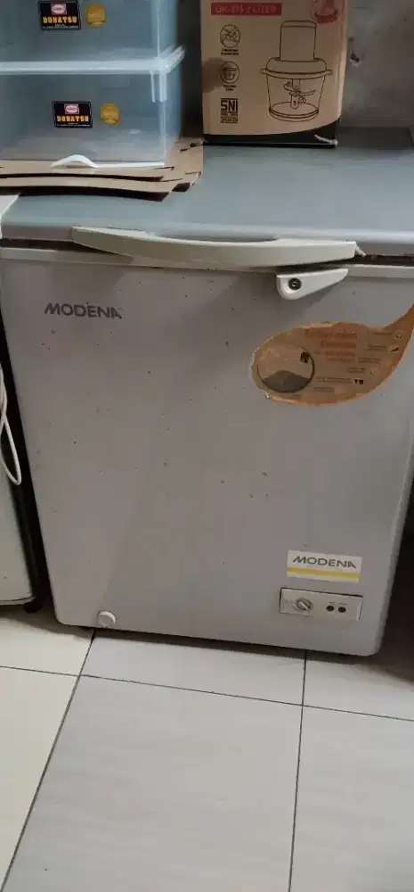 Dijual Freezer Modena Bekas 19 Liter ( Kondisi Mati)