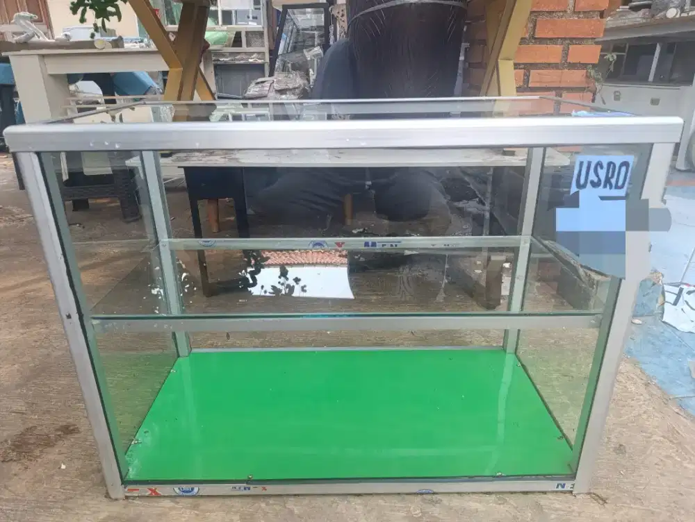 Jual Etalase warung nasi second, Lok Pondok cabe udik, Tangsel