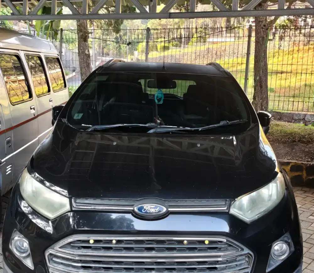 Ford EcoSport Titanium A/T Hitam