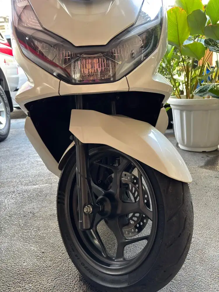 PCX 160 Putih Mulus Surat Lengkap Ban Sportivo2 Baru Surat Lengkap