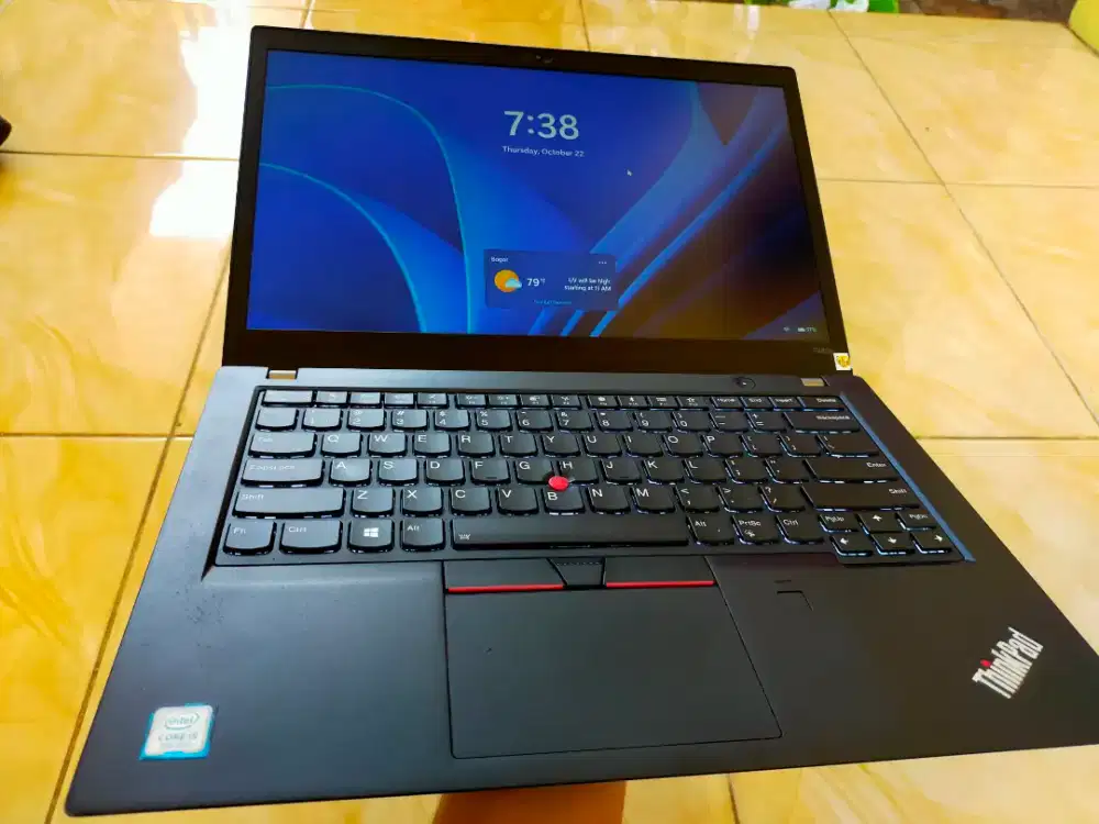 Dijual laptop Lenovo Thinkpad T480s Intel i5 gen 8 ram 8GB SSD 256 FHD