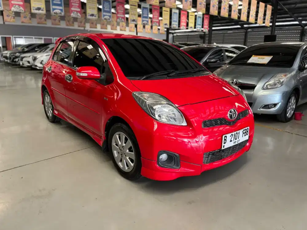 LOW KM YARIS S LIMITED AT 2013 MERAH