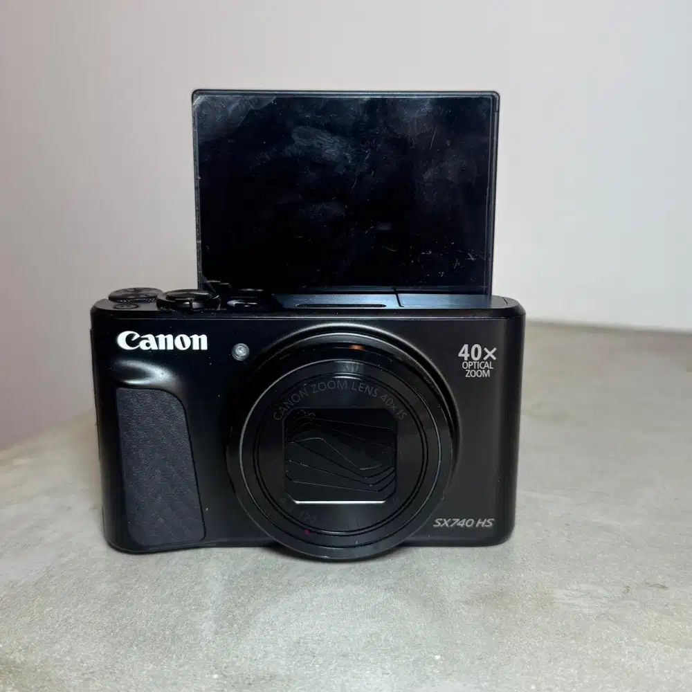 Canon SX740 HS - Like New