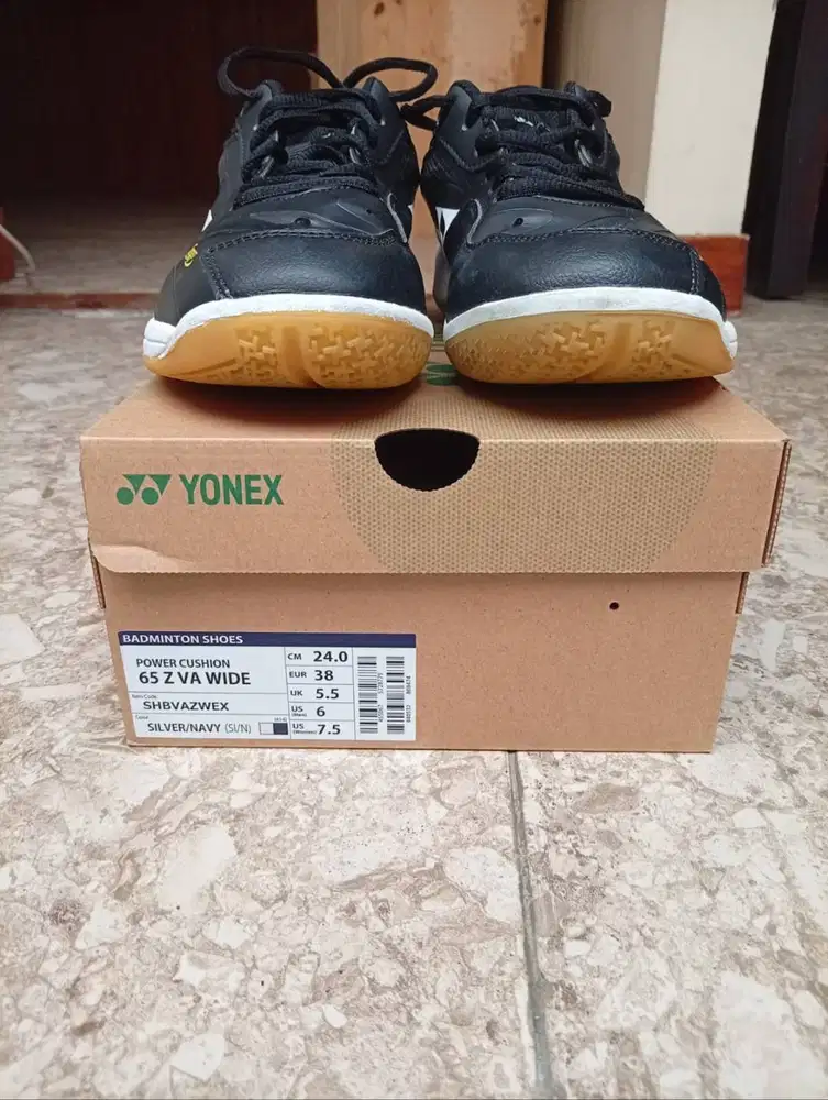 Sepatu Badminton Yonex Power Cushion 65 Z3 Black