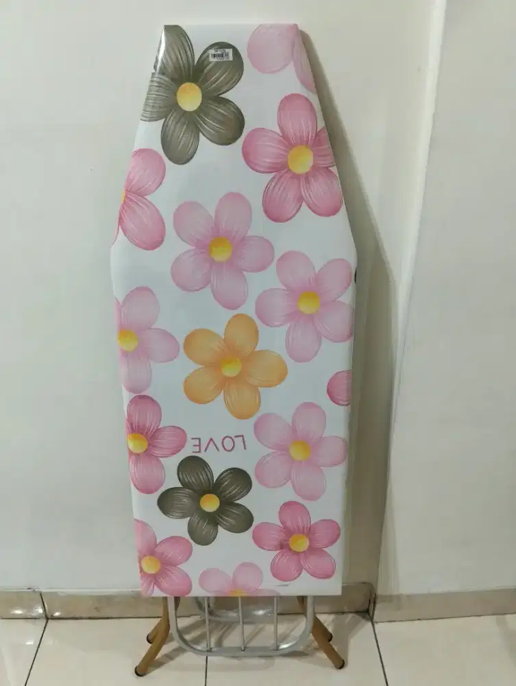 Meja setrika panjang dan lebar
