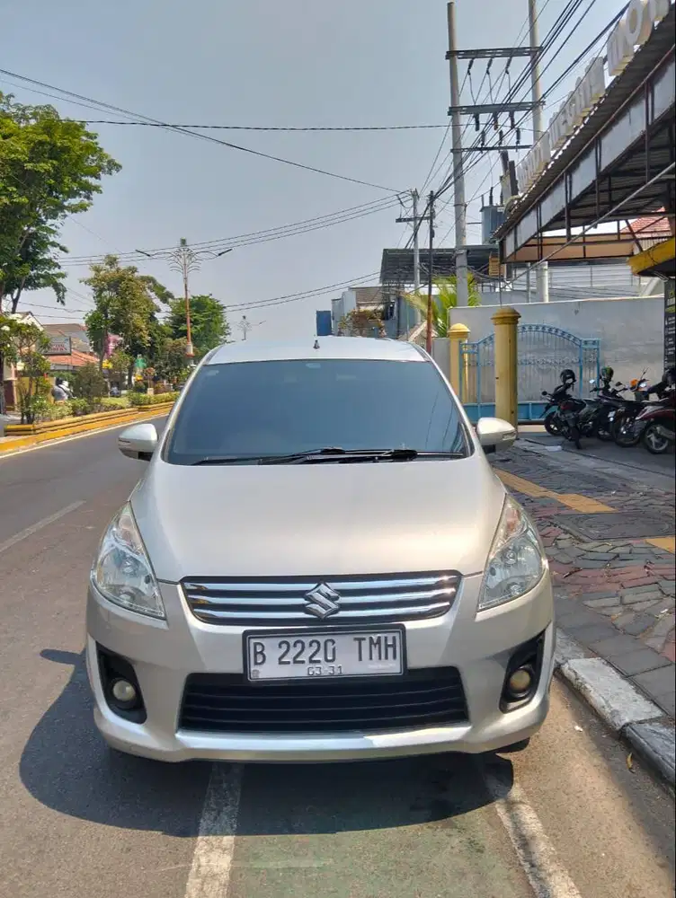 Suzuki Ertiga Matic low km siap pakai 2014