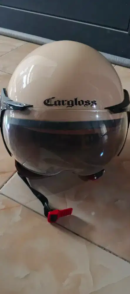 Jual helm ,baru 1 kali di pakai ukuran M
