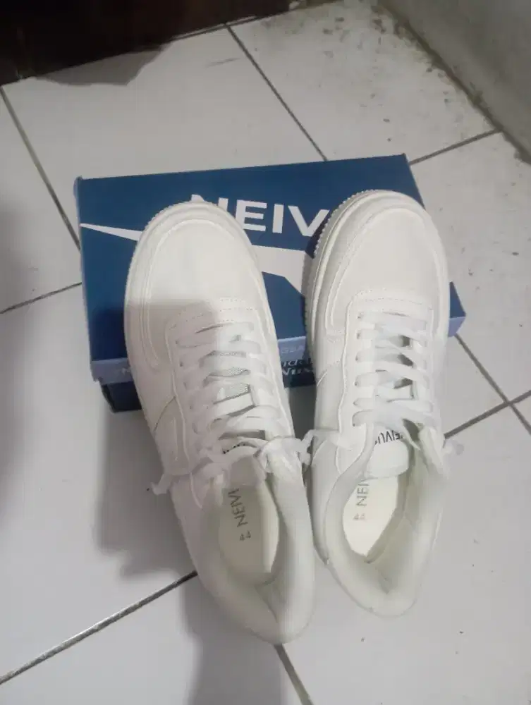 jual sepatu olah raga dan santai
