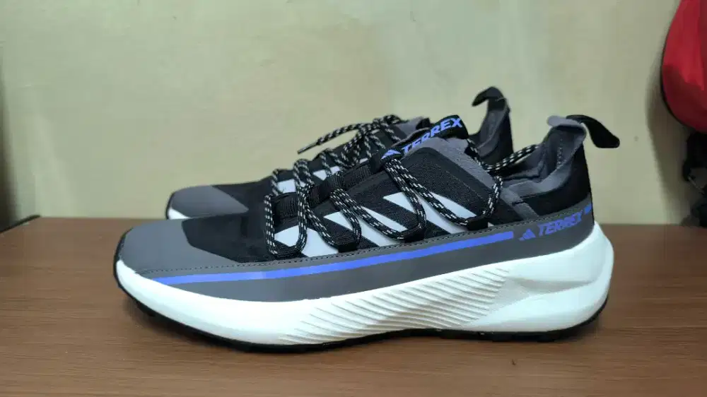SEPATU HIKING TRAIL ADIDAS TERREX ORIGINAL 
Size 44 2/3 (28,5 cm)