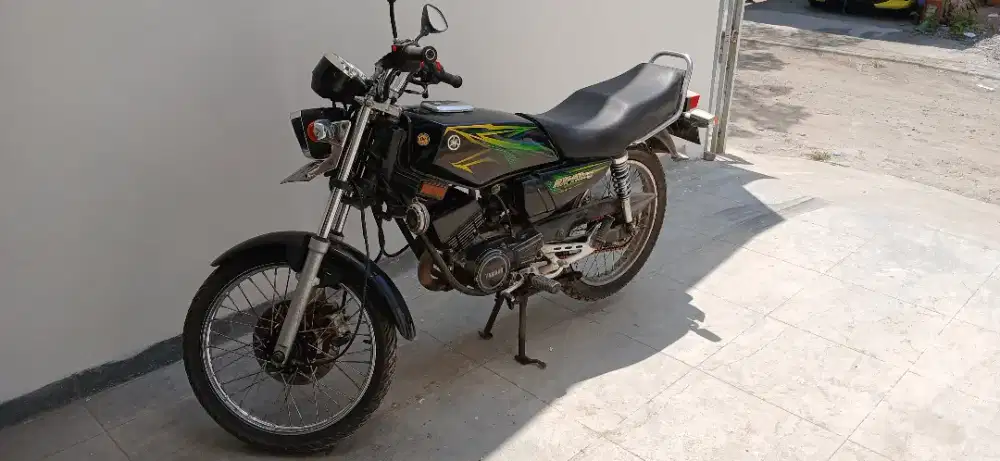 RX-King 2005 hitam strip hijau