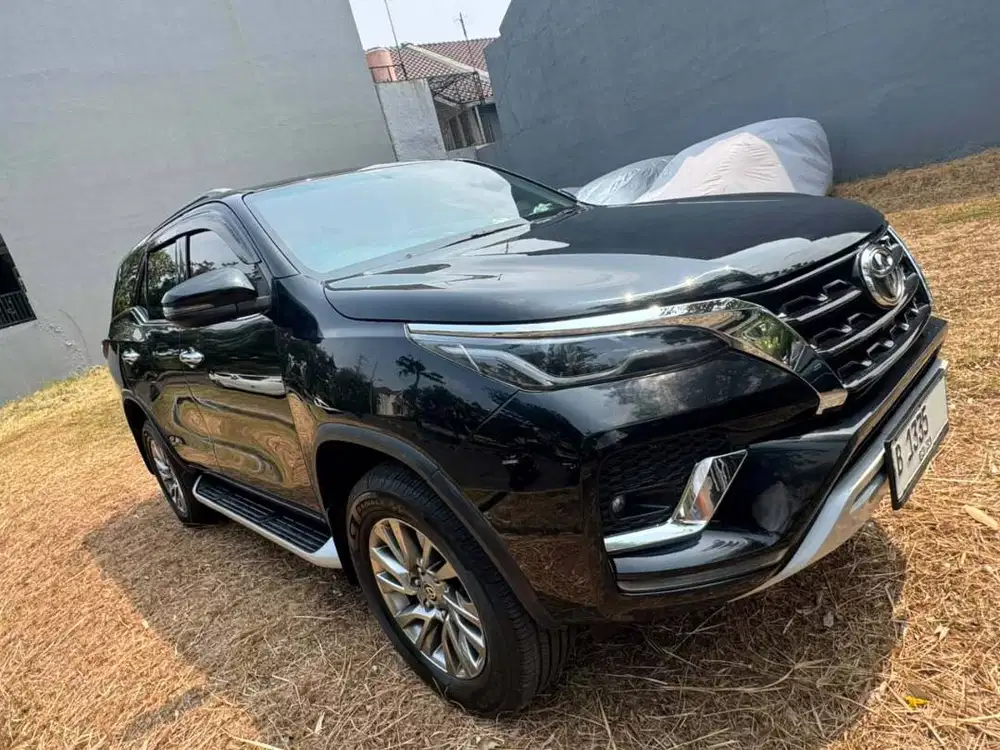 2021 Toyota Fortuner 2.4-4x2-VRZ Facelift Diesel AT matic hitam suv