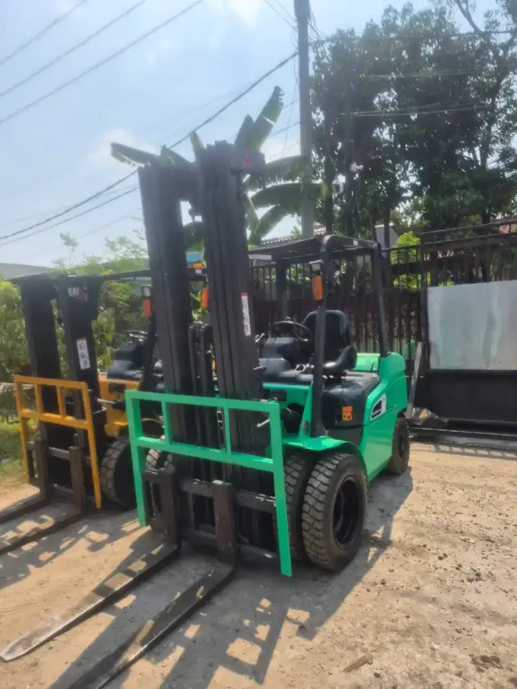 Forklift 2,5 Ton Mitsubishi three lift