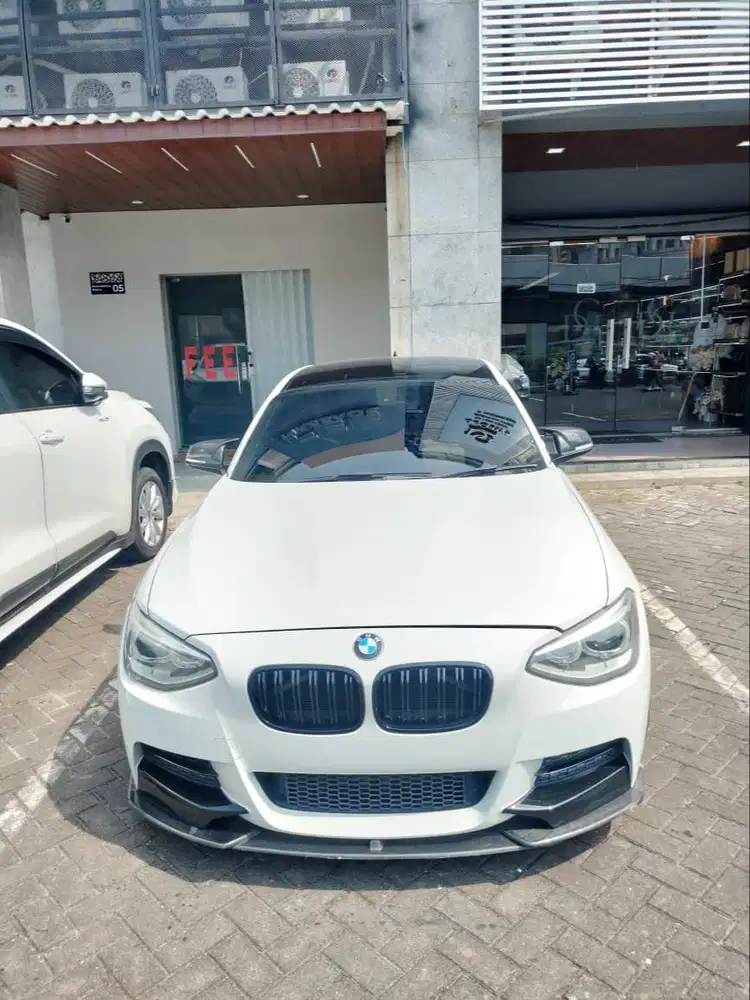 Mobil BMW M1351 AT Tahun 2013