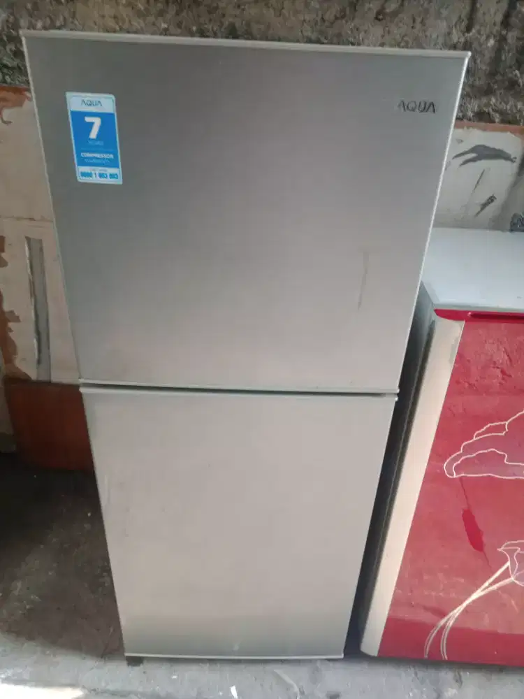 Kulkas 2 PT merk Aqua