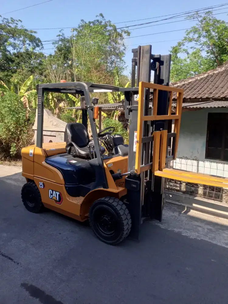 Forklift 2,5 ton Caterpillar Diesel 2021