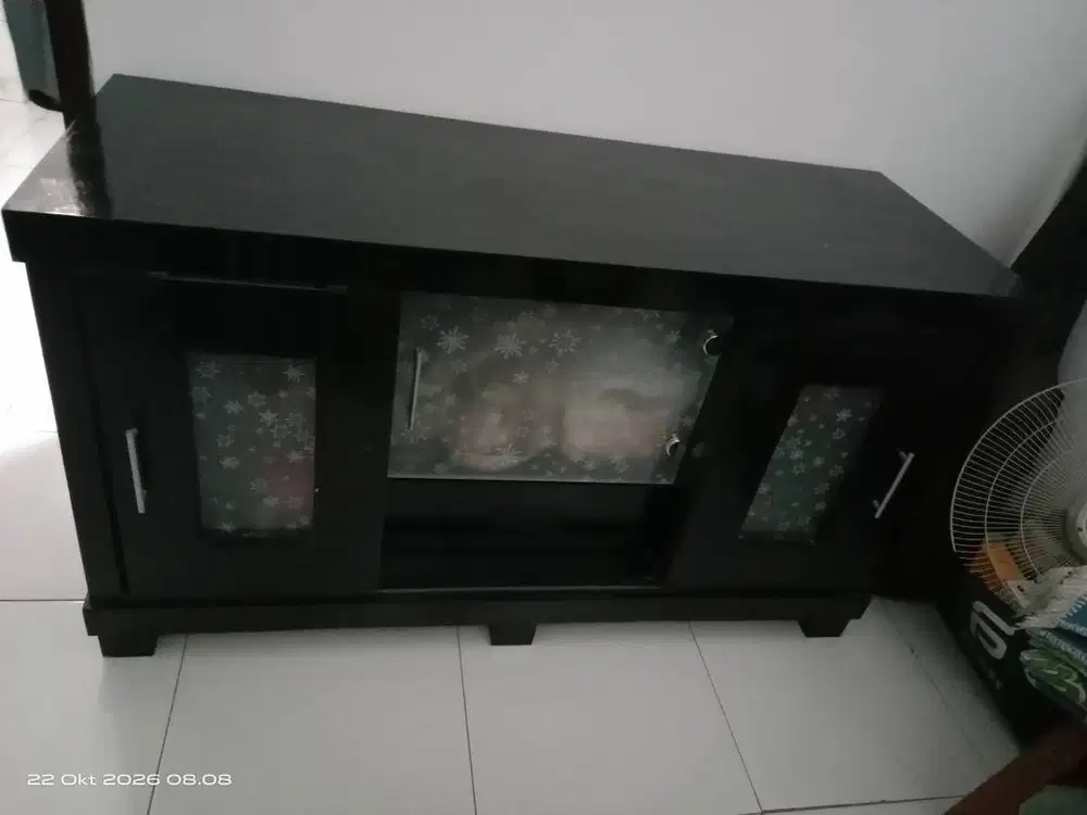 Bufet atau meja tv warna hitam