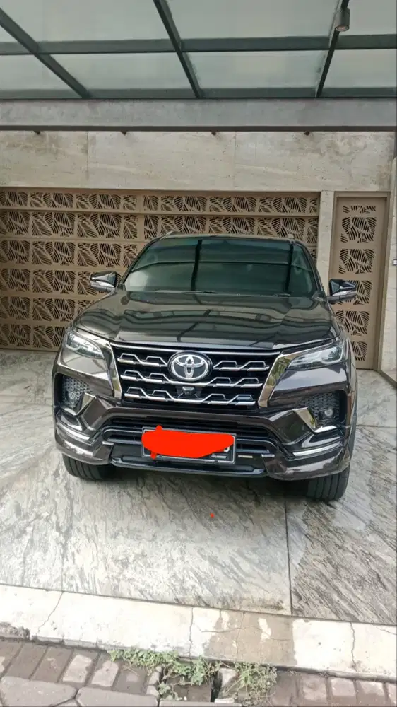 Toyota Fortuner 2.7 SRZ 4x2 A/T GR Sport