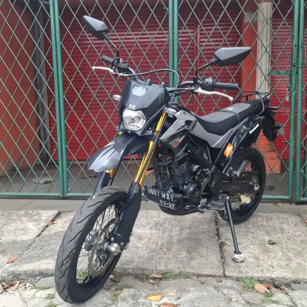 Kawasaki dtrecker 150 se 2022 dp 1jt