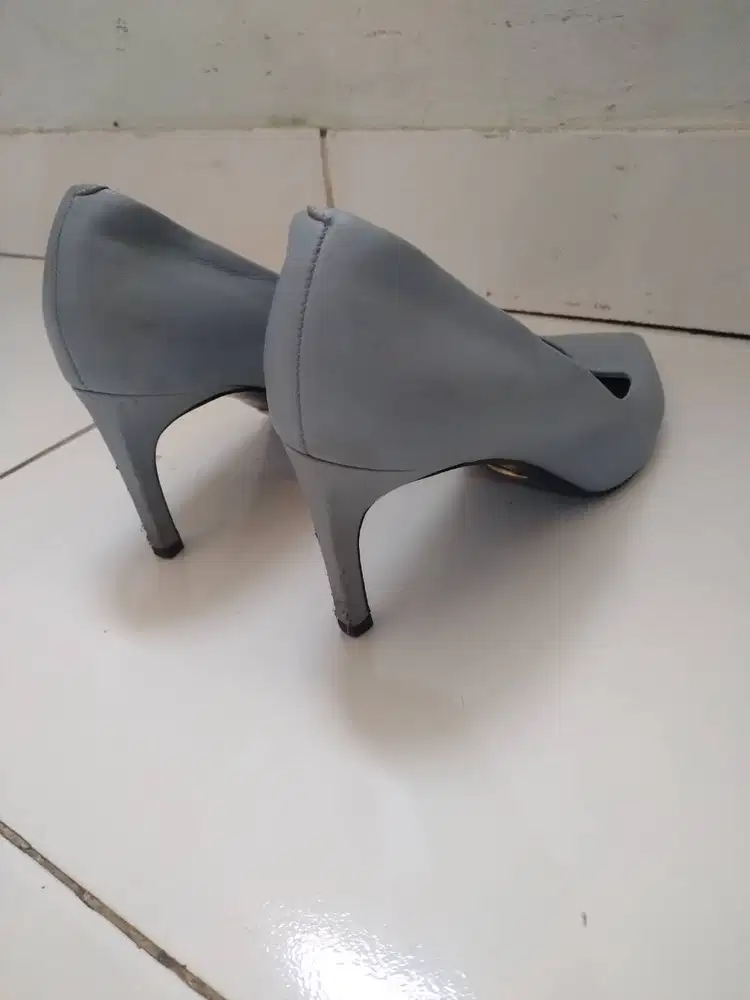 Sepatu heels wanita