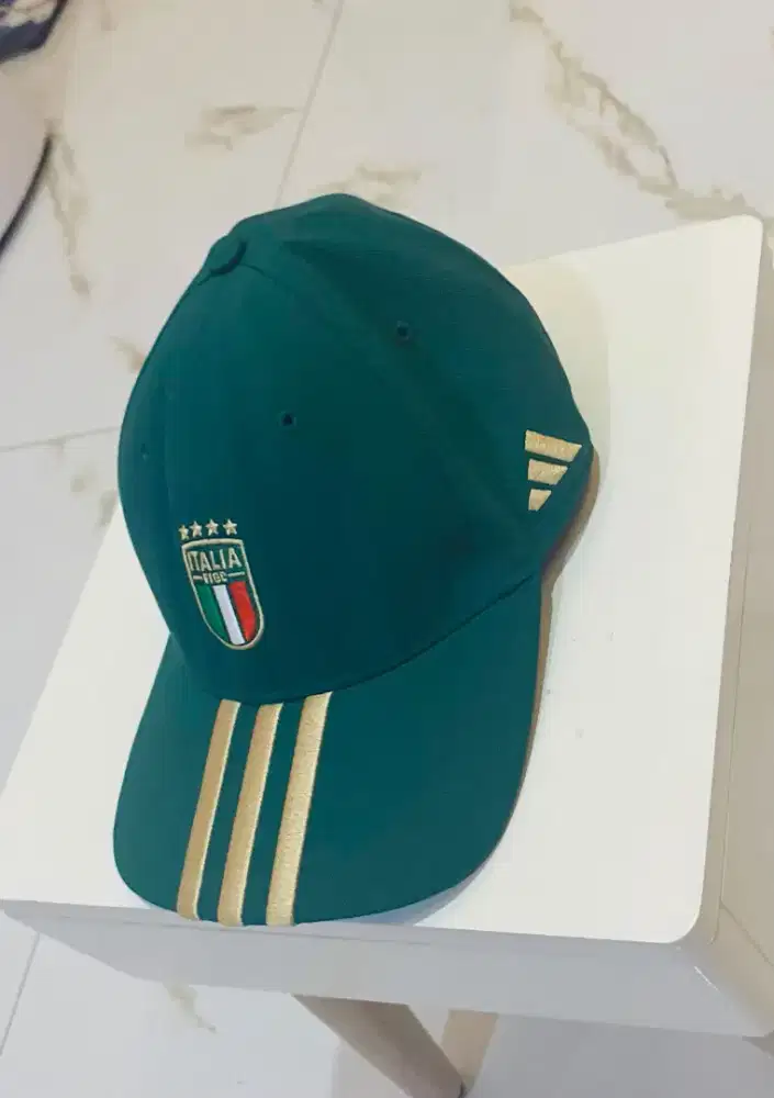 Topi Adidas Italia