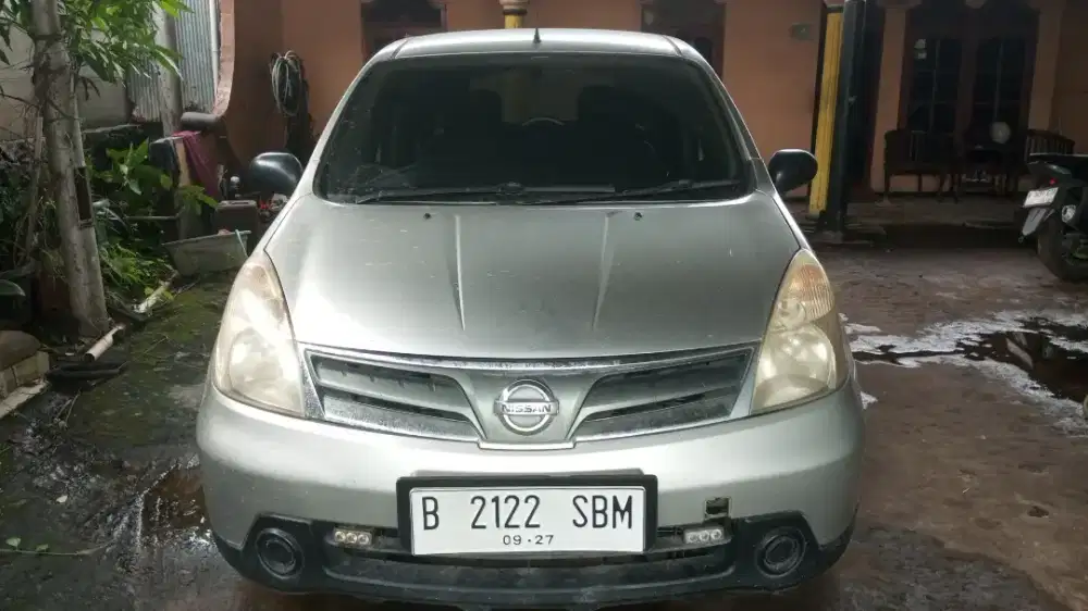 Nissan grand Livina sv